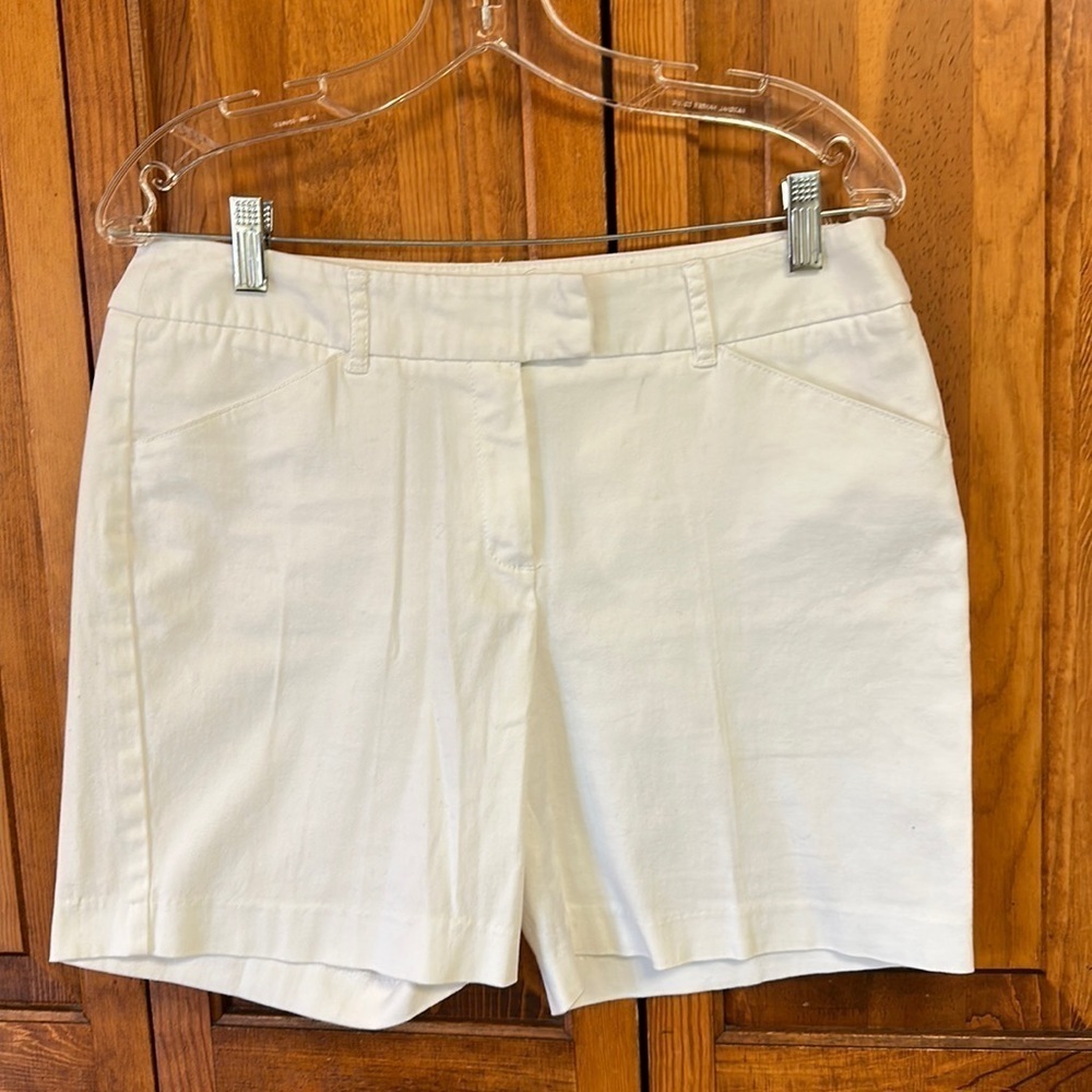 Larry Levine White Cotton Shorts Size 10